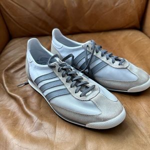 Gently worn Adidas Sneaker
